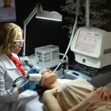 Điều trị giảm sắc tố da bằng laser