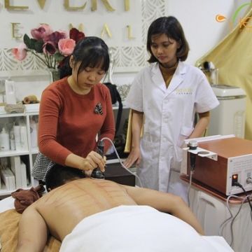 Ứng dụng công nghệ Đông y hiện đại là bí quyết tăng gấp 2 đến 3 lần thu nhập từ dịch vụ massage