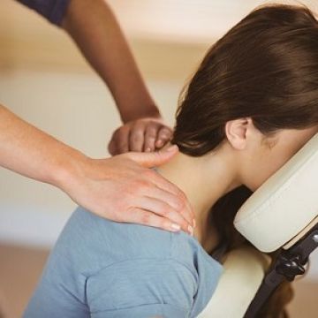 Massage No-oil trị đau nhức cổ vai gáy là dịch vụ hot 2022
