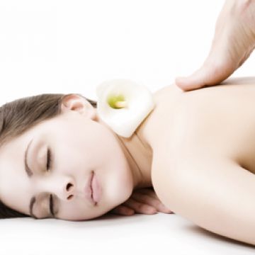 Cách massage lưng kích thích làn da
