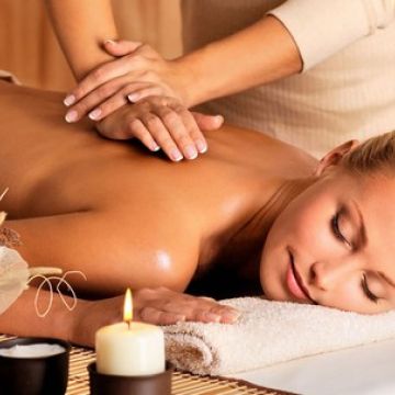 Dạy Massage Thụy Điển: Kỹ Thuật Xoa Bóp Cột Sống